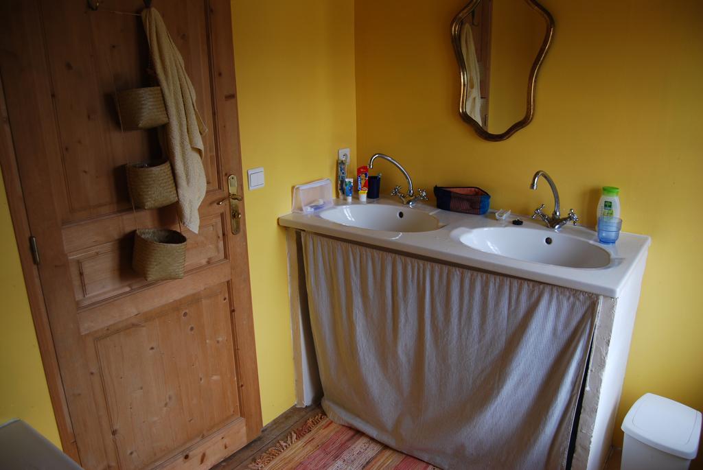 Vila La Brionniere Aizenay Pokoj fotografie